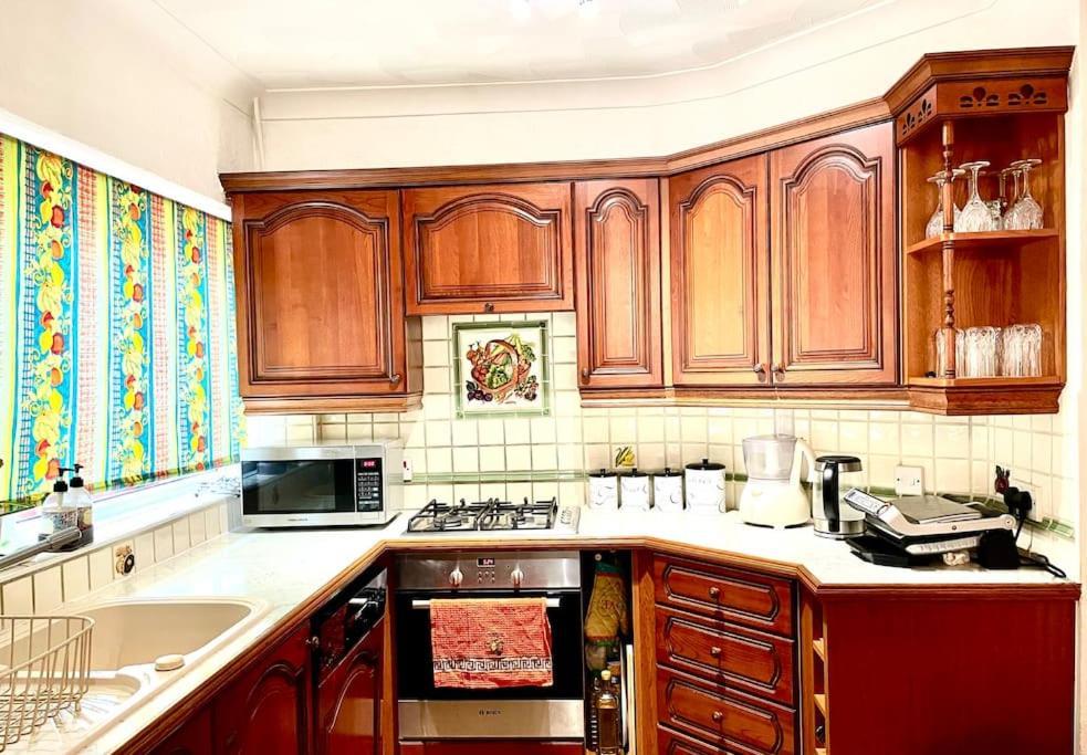 Stunning 1 Bedroom And Double Sofa Bed Near Train Station Southampton Luaran gambar